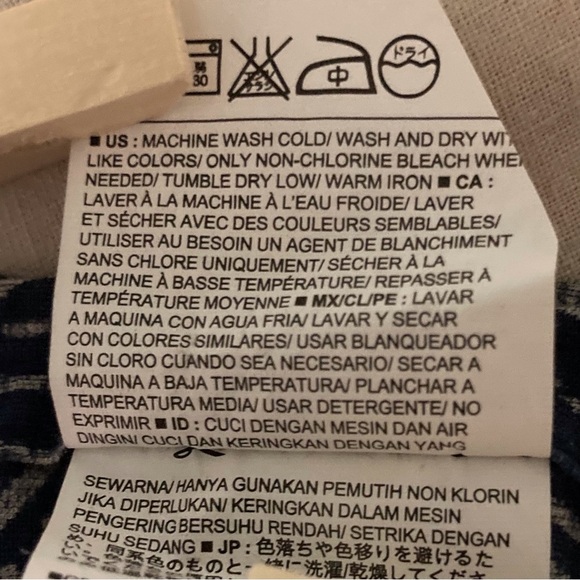 Old Navy Blue and White Wave Pattern Casual Shirt - Picture 9 of 13